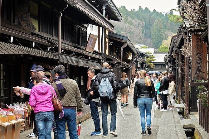 1 Day Private Charter Tour to Shirakawa-go & Takayama - Price and Value: When $575 Makes Sense