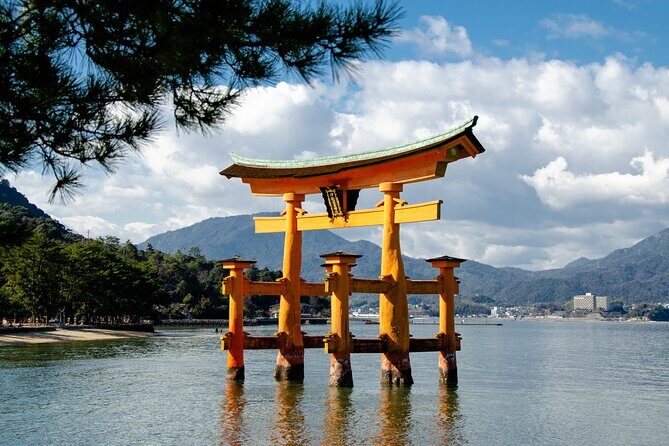 1-Day Private Sightseeing Tour in Hiroshima and Miyajima Island - Stop 1: Hiroshima Peace Memorial Park in About 1 Hour