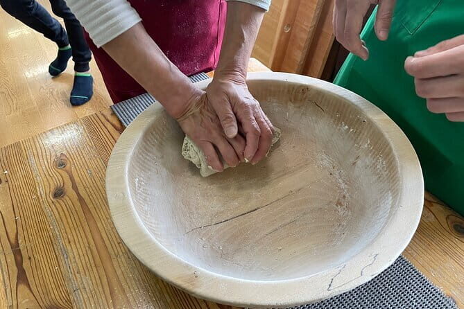1-Day Togakushi Tour: Soba making, Ninja Town, and Hidden Shrines - Nagano Station meetup and the day’s “moving parts”