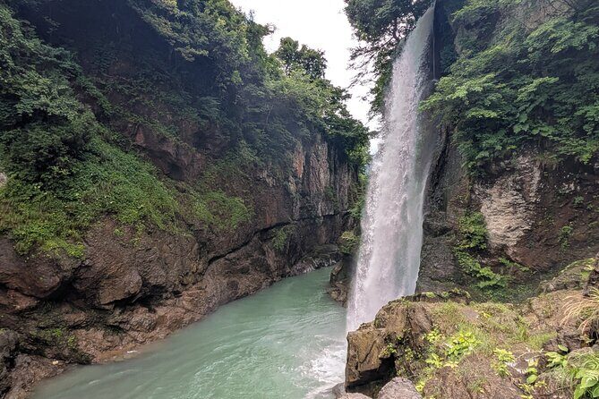 1 Day Tour from Kanazawa Tedori Gorge White Road and Shirakawa Go - Starting at Shirayama Hime Shrine: A Calm Start