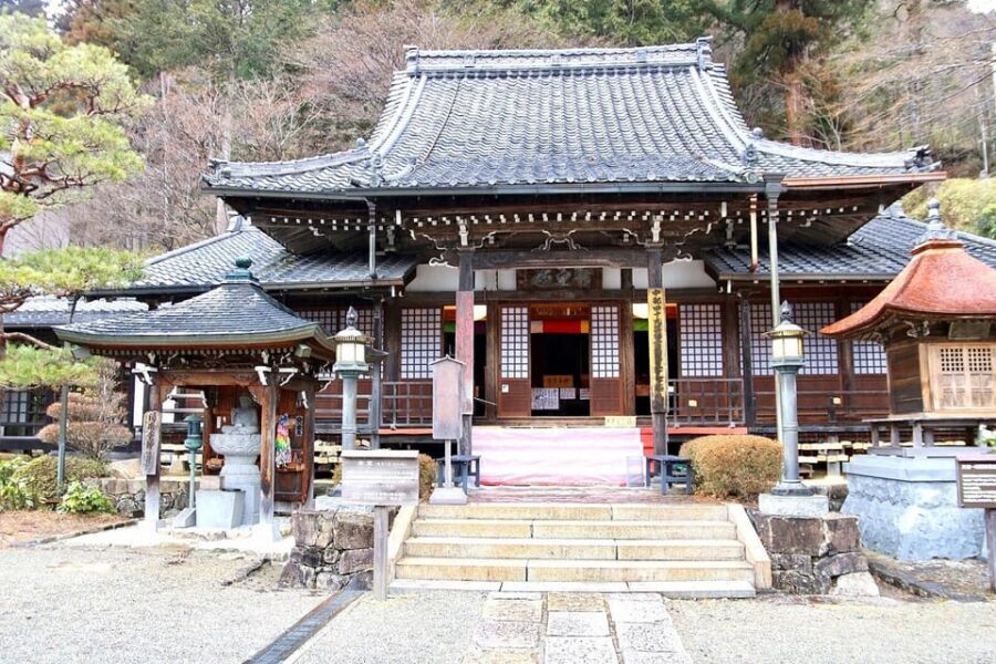 1-Day Tour from Takayama: Unveiling the Charm of Gero Onsen - Gero’s central river area: the calm you’re really paying for