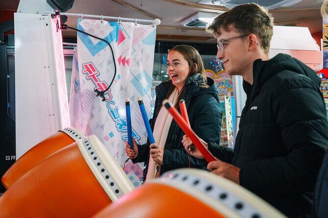 [1 Group Only] Tokyo Shinjuku Food Tour for Family - Kabukicho arcade time: Taiko, Mario Kart, and Purikura-style photos