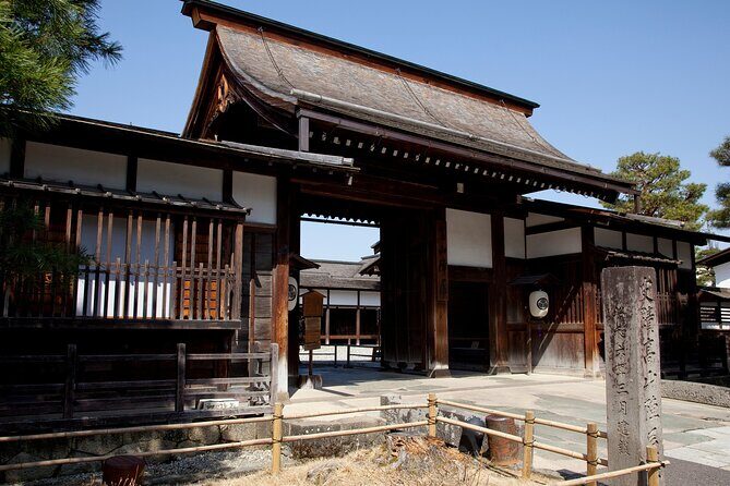2-Day Bus Tour to Shirakawago & Hida No Sato Winter Illumination - Day 2 begins at Miyagawa morning market: souvenirs and local energy