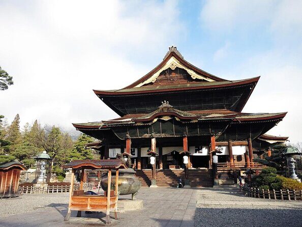 2-Day Zenkoji Overnight Tour with 'Shukubo' Temple Lodging - Key things that make this tour worth your time