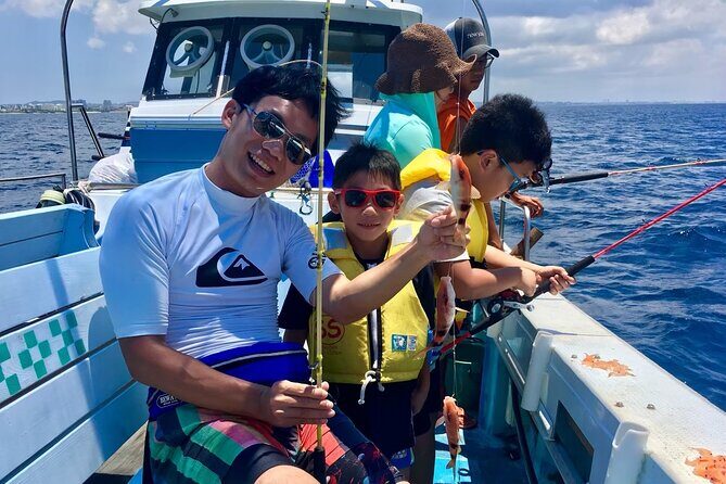 2 hours family fishing in Okinawa - Three Departure Times and a 15-Minute Ride to the Fishing Area
