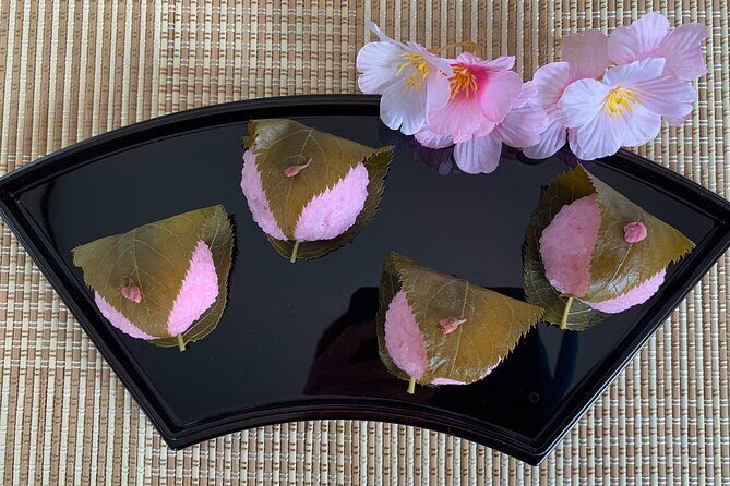 2 Hours Mochi &Nerikiri Making & Matcha Class in Bunkyo - Who should book this class?