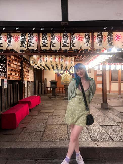 3.5h Osaka Night guided Local Bar Hopping, Sake & Karaoke - Karaoke snack bar: singing with locals and the all-you-can-drink finish