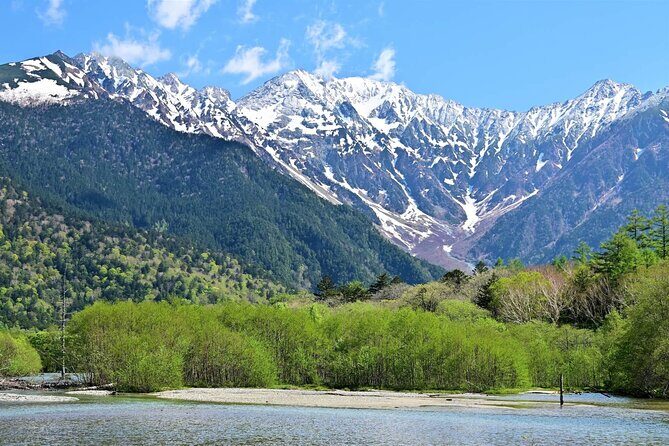 4 Days Central Japan Tour from Nagano to Kanazawa - Matsumoto Castle and Kamikochi: Day 2 balance of culture and the Alps