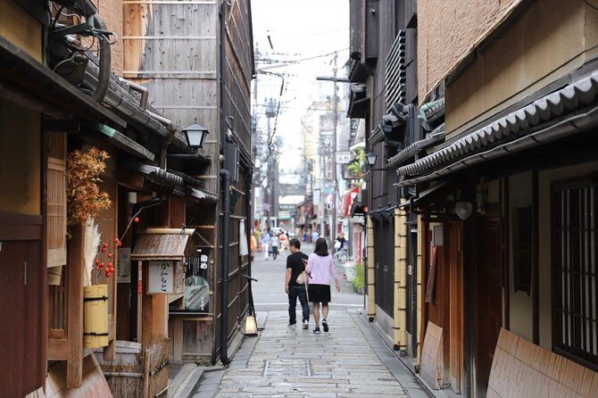 4 hours private tour of Kyoto - Guide quality: Ryo’s humor, English, and side-street instincts
