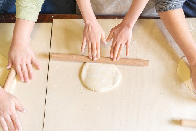 A class on Making Hoto, Yamanashi's Traditional Dish - The 2-Hour Flow: From Kneading to Your Bowl of Hoto