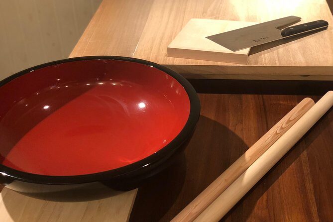 A pairing experience in Sapporo where you can enjoy tempura and 3 kinds of Hokkaido-only sake, along with a soba-noodle making experience! - Should You Book This Sapporo Soba and Sake Workshop?