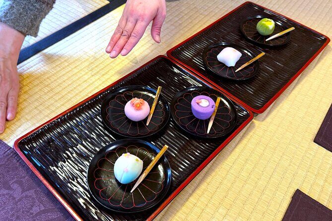 A perfect Japanese experience: Tea Ceremony and Mochi Forming - Seasonal sweets: why your designs matter