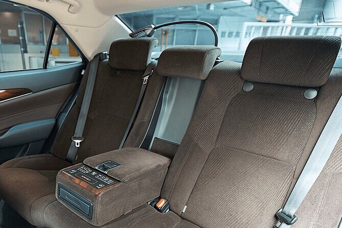 Airport Transfer from Osaka city to Kansai airport - Service hours and flight timing: planning for early mornings