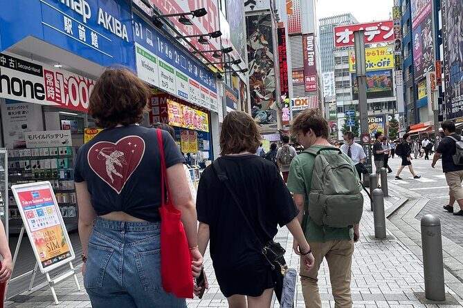 Akihabara Otaku Group Tour - The arcade time: try games, compare notes, and feel the culture