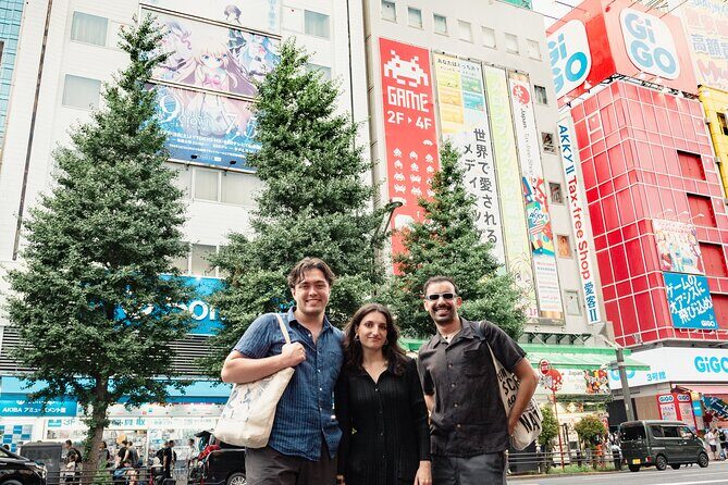 Akihabara Pop Culture Tour with Maid Café and UFO Catcher Fun - Stop 1: Akihabara Radio Kaikan for Serious Figure Browsing