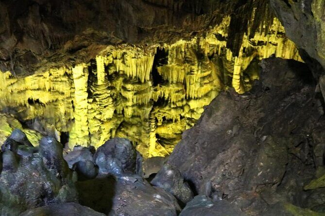 Akiyoshido Cave & Motonosumi Shrine Coastline & Spelunking Tour - Akiyoshido Cave: Japan’s Limestone Giant and How to Enjoy It