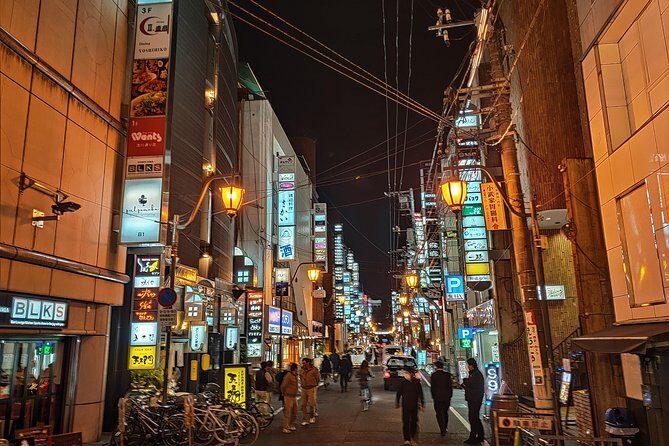 All-inclusive Hiroshima Nighttime Food and Cultural Immersion - Guides who keep the night fun and flowing
