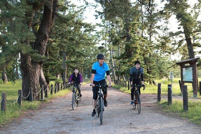 Amanohashidate Sand bar & culture e-bike tour - E-bike riding over rice fields and historic roads