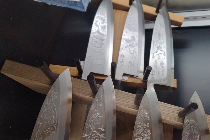 Anime shopping tour in Osaka: figures, Manga, Maid Cafe, Knife - Should you book this anime shopping tour in Osaka?