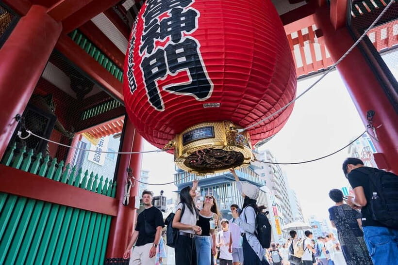 Asakusa: 2-Hour History Walking Tour & Local Food Tasting - Starting at Kaminarimon: the easiest way to get bearings fast