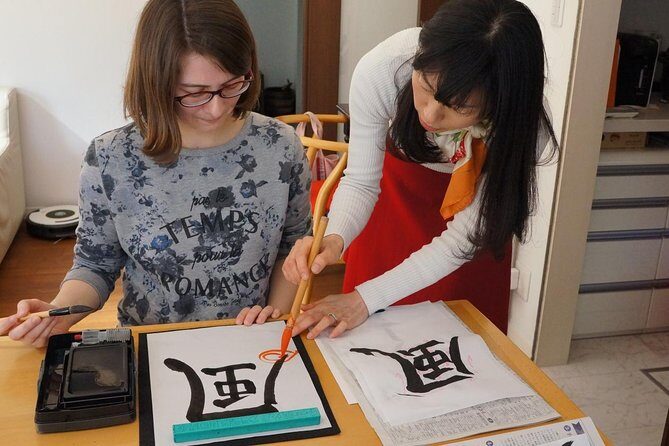 Authentic Japanese calligraphy class in Tokyo! Kanji your name - One-to-one instruction that actually changes your strokes