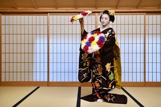 Authentic Kyoto Gion Geisha/Maiko Cultural Experience - Etiquette that actually matters: socks, tatami, and keeping the mood right