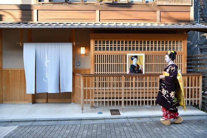 Authentic Kyoto Gion Geisha/Maiko Cultural Experience - Photo time: how to capture the memory without turning it into a show