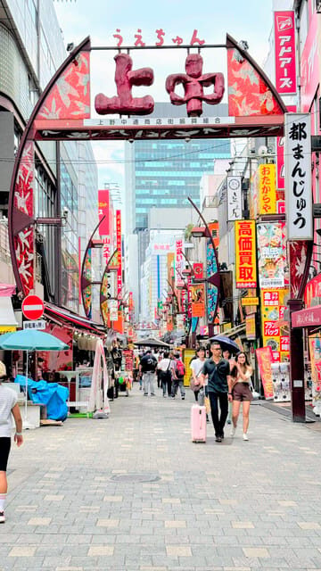Awesome Private Tour: Tsukiji, Asakusa, Shinjuku, Shibuya - Tsukiji Outer Market and Hongan-ji: a morning with purpose, not just pictures