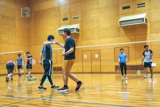 Badminton in Osaka & Kyoto with Locals! - Meeting Locals in Doubles: Skill Levels and Match Flow