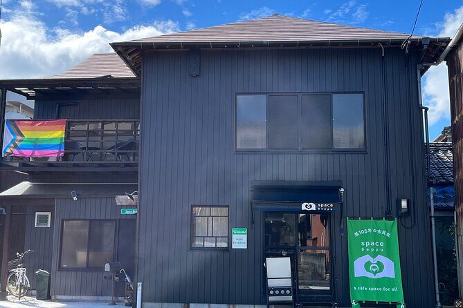 Become a local! A Walking Tour of Arts, Crafts & Onsen Culture - Stop 1: Beppu Station Market for Real-World Food Life