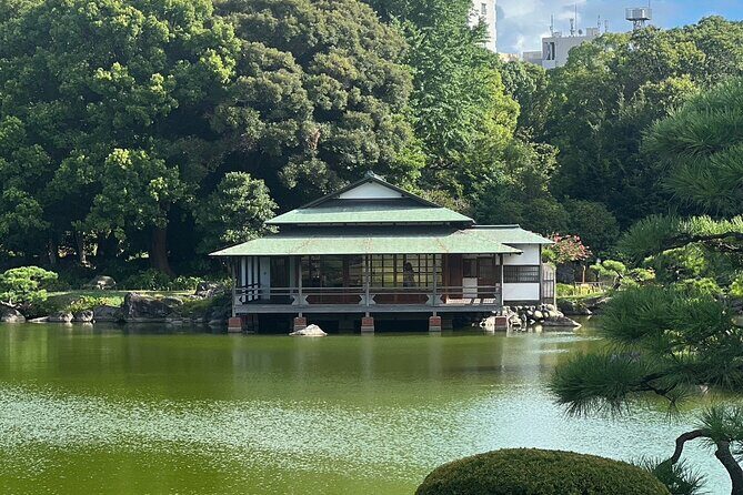 Best of Downtown Tokyo: Nature, Coffee, & Japanese Sweets Tasting - Kiyosumi Shirakawa at 9:00 am: a calmer Tokyo start