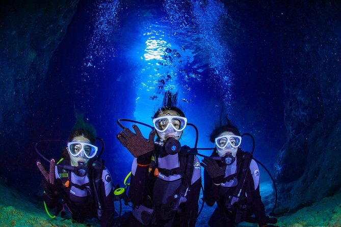 Blue Cave Introductory Dive–Private Guide, Boat Tour&Free Photos - Blue Cave setup: short boat ride and real glow