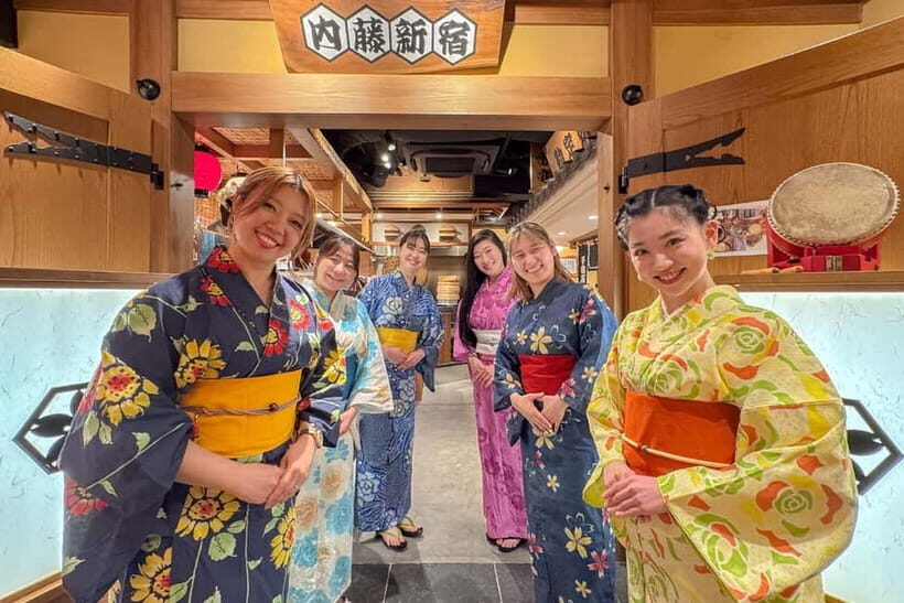 Bon Dance IZAKAYA in Shinjuku, Tokyo - Bon Odori Time (19:30–20:00): Participatory Festival Energy