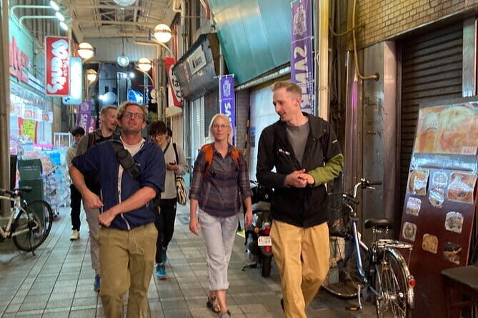 Bouldering, Sake and Food, Local Gem Hiroshima Evening Tour - お好み焼 三文: Hiroshima-style okonomiyaki, layers you can watch