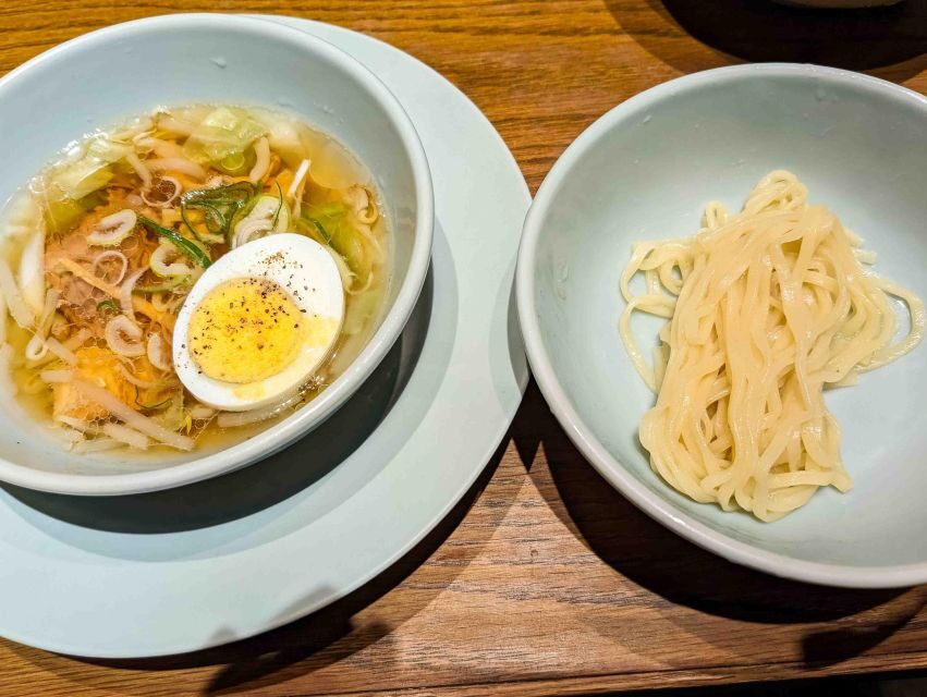 Breakfast Ramen Tour in Shinjuku, Tokyo - Meeting at Kabukicho’s 7-Eleven: the easiest way to not lose time