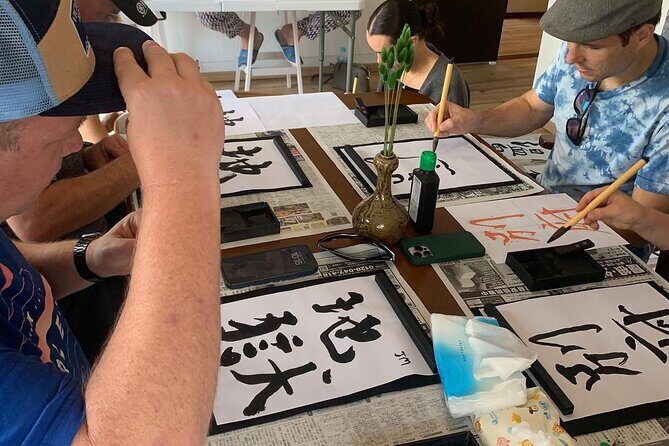 Calligraphy Class for Beginners in a Century-old Japanese House - Materials and the feel of traditional brushwork