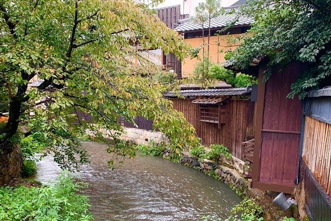 Carefree Private Exploration of Fushimi Inari, Gion, Kiyomizudera, and More - Sannenzaka and Ninenzaka: the photo streets that actually feel old