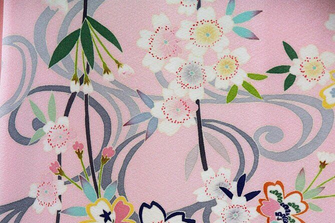 Colors of Kanazawa (Traditional Crafts and Gardens) - Price and value: why $64.83 can make sense