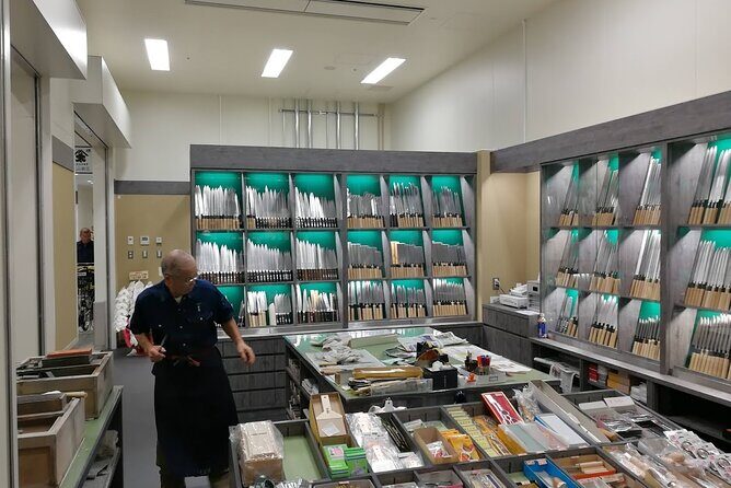 Complete Tuna Auction & Toyosu Fish Market Tour - Who should book this tour, and who should think twice