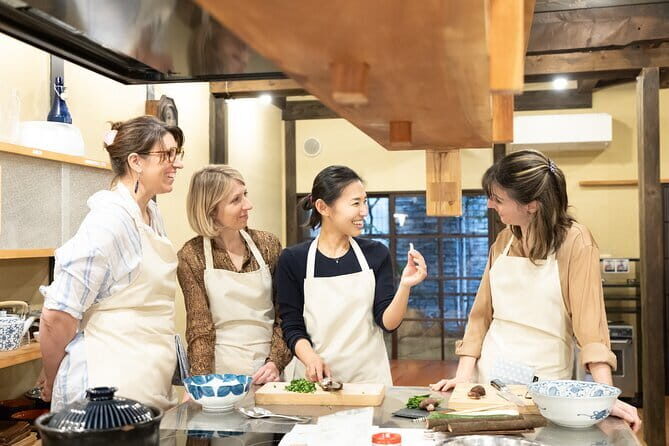 Cooking Class for Ramen and Gyoza in a Quiet Old Osaka House - Meet Ayumi and settle into a small-group cooking rhythm