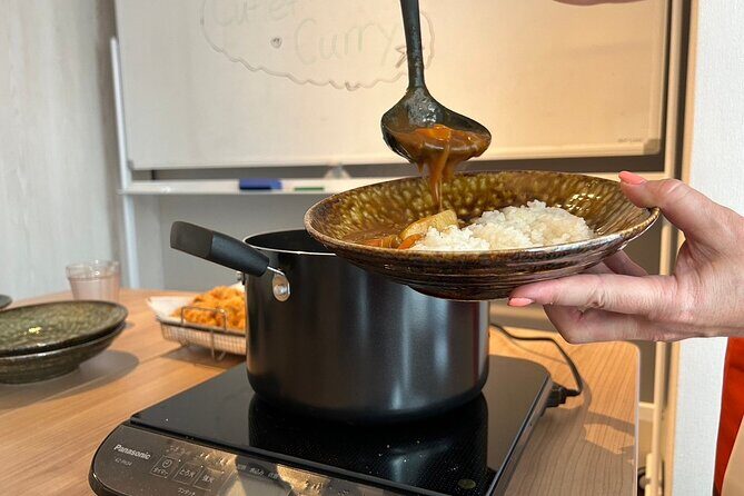 Cooking Ramen&Gyoza/KatsuCurry/Bento/Okonomiyaki+Store Tour@Osaka - How the instructor support works in a small-group setup