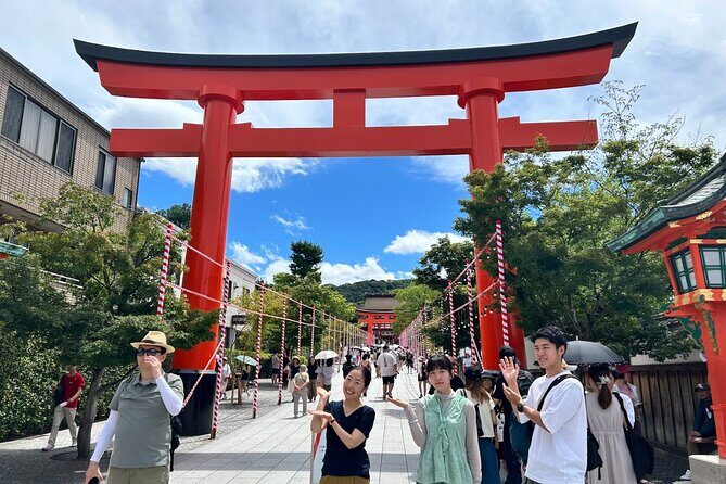 Crowd-Free Kyoto: Fushimi Inari, Nijo Castle & Kinkaku-ji - Start at Kyoto Station and keep the day simple