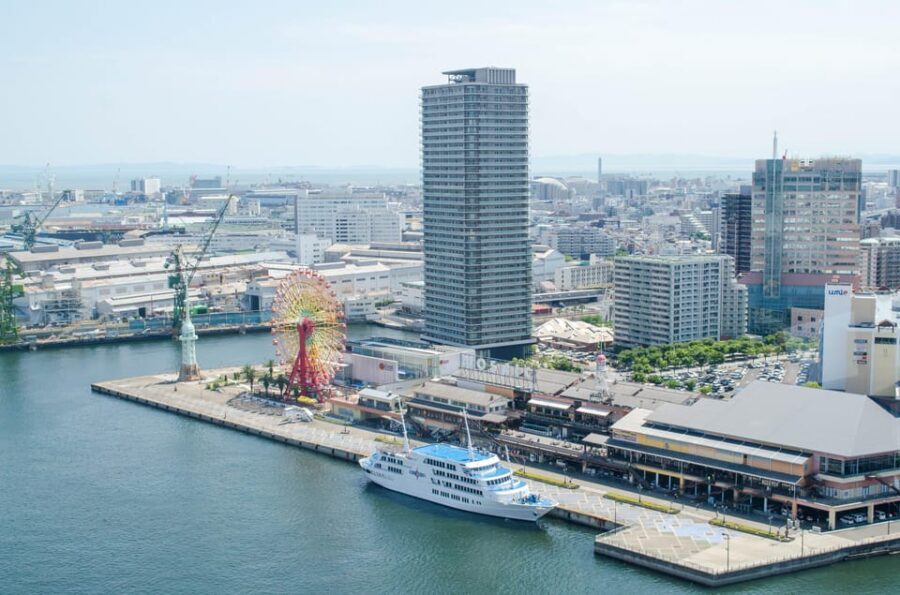 Cruise Shore Excursion: Kobe Sake Tasting with Local Guide - Meriken Park and the seaside finale