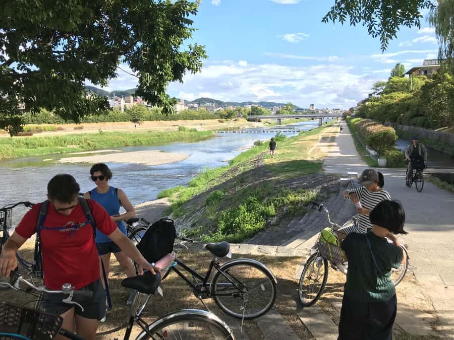 Cycle Kyoto's Hidden Gems & Gion Stroll - Snack and Tea Break: A Small Inclusion That Feels Like Kyoto