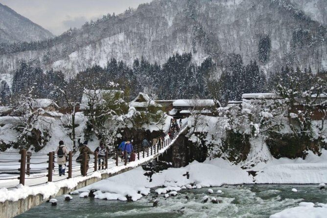 Day Trip for Shirakawago ,Takayama & gujo hachiman from Nagoya - The bus ride reality: air-conditioning helps, time still matters