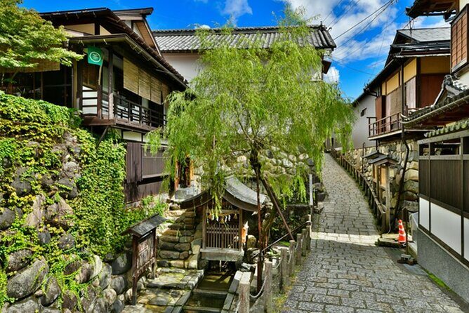 Day Trip for Shirakawago ,Takayama & gujo hachiman from Nagoya - Nagoya morning departure: simple meeting point, long day rhythm