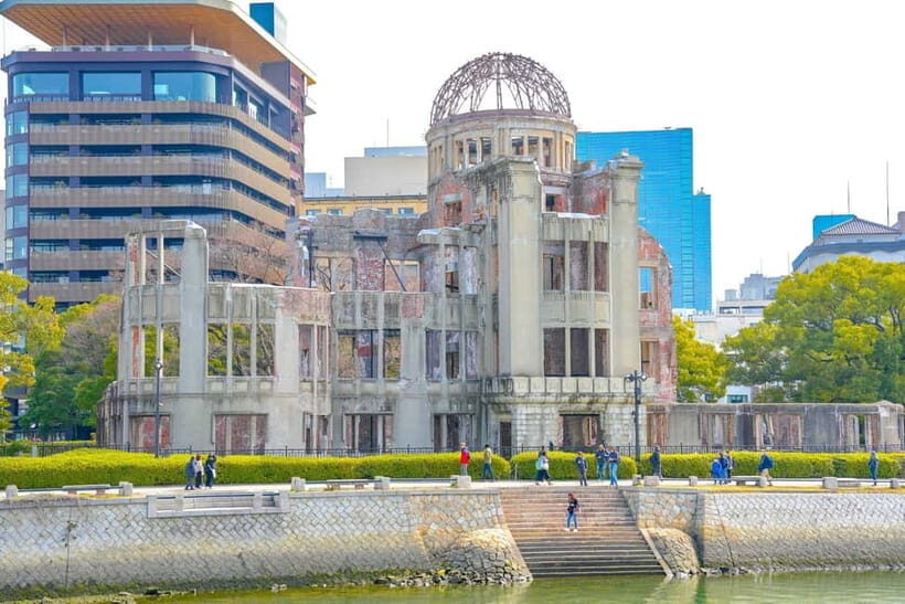 Day Trip to Hiroshima & Miyajima with Itsukushima Shrine - Meeting Points and How to Find Your Guide Fast