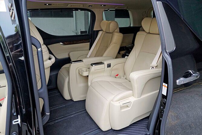 Departure Transfer from Tokyo City to Haneda Airport HND by van - Meet & Greet That Keeps You From Circling the Lobby