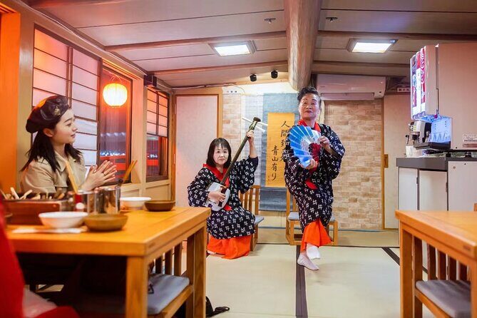 Dinner Cruise with Show, Beef Sukiyaki, Drink, Tokyo Tower Option - Logistics that affect comfort: seats, shared tables, and group size