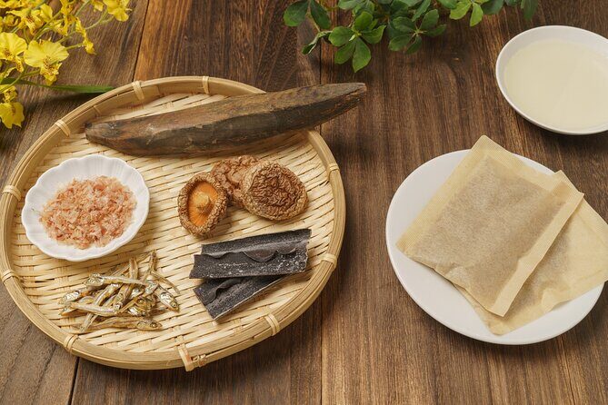 Discover Japanese Umami: Onigiri & Dashi Masterclass in Tokyo - Dashimaki Tamago on a Rectangular Pan: Rolling Texture Like Japan